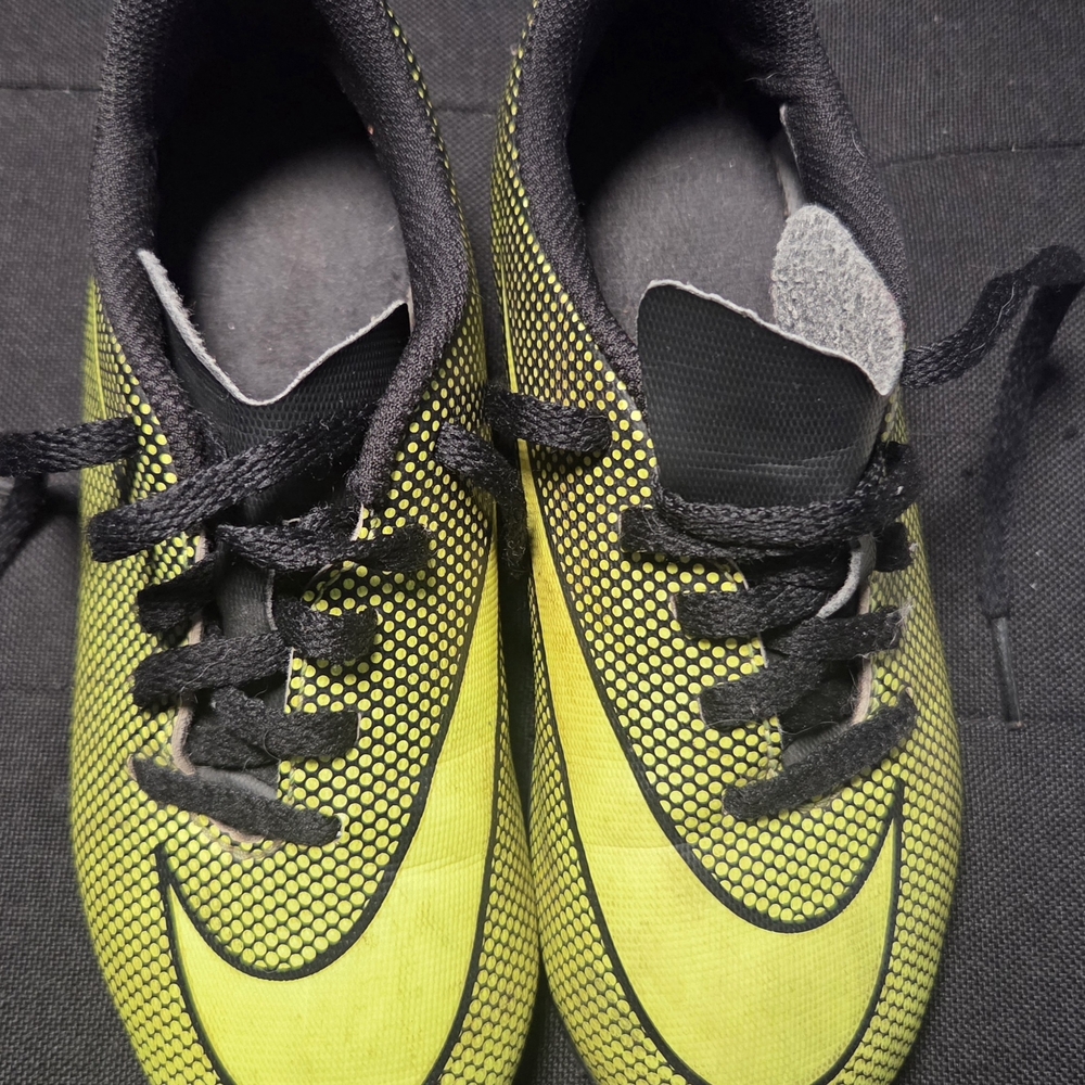 Nike Kids Sneakers - Black and Yellow